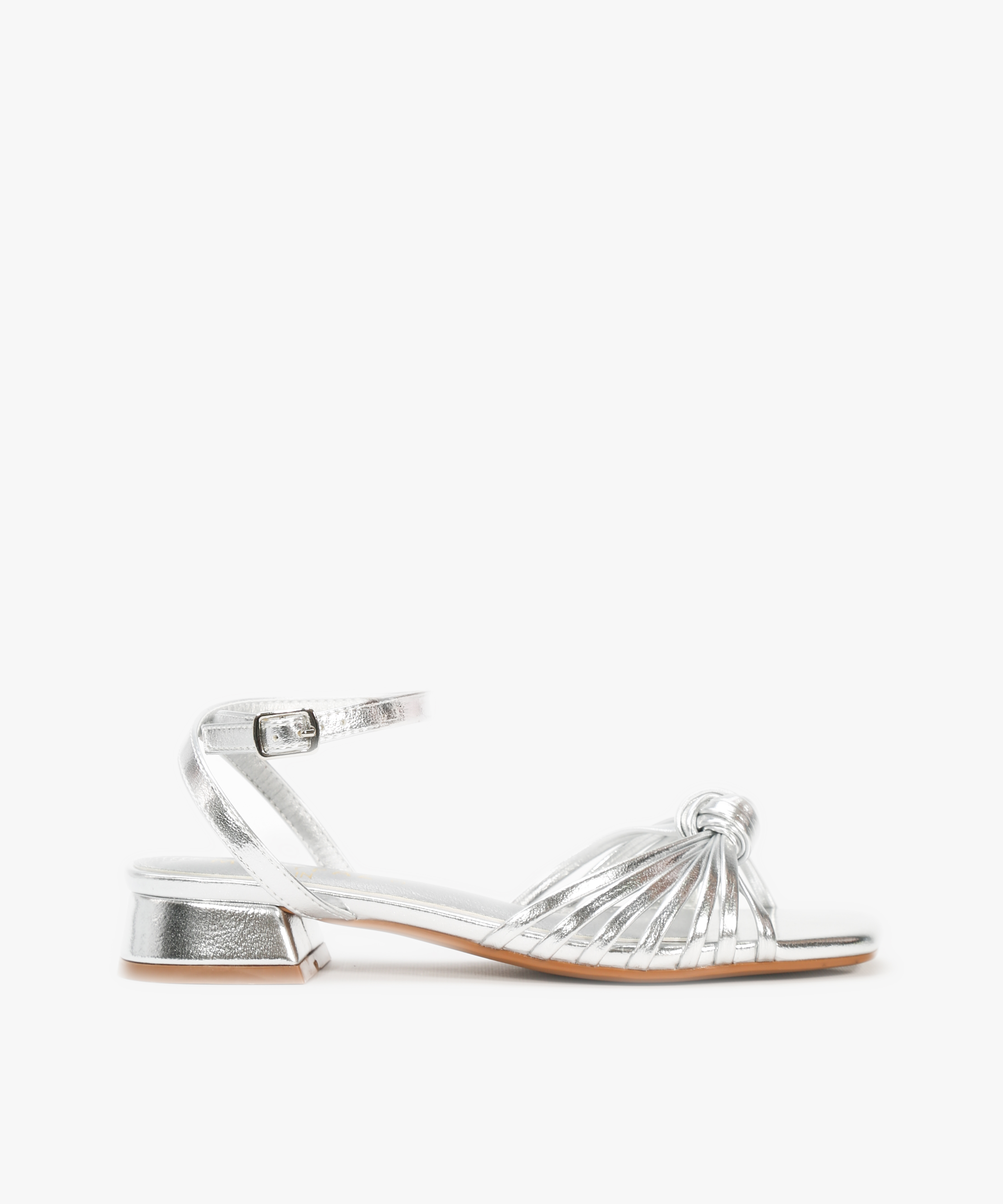 Sandalias tacón bajo nudo